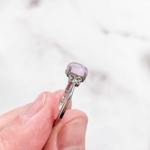 Кольцо с кунцитом