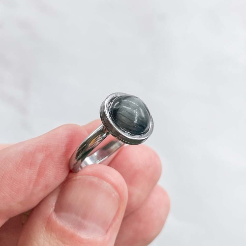 Кольцо с кварцевым кошачьим глазом