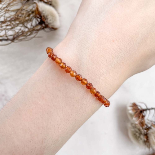 Браслет из гессонита (огранка)