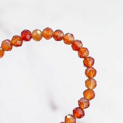 Браслет из гессонита (огранка)