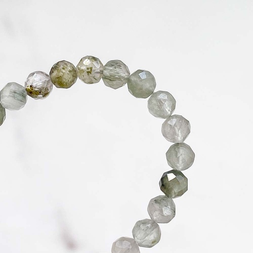 Браслет из кварца с хлоритом (огранка)