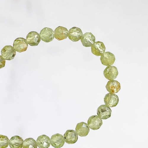 Браслет из хризолита (огранка)