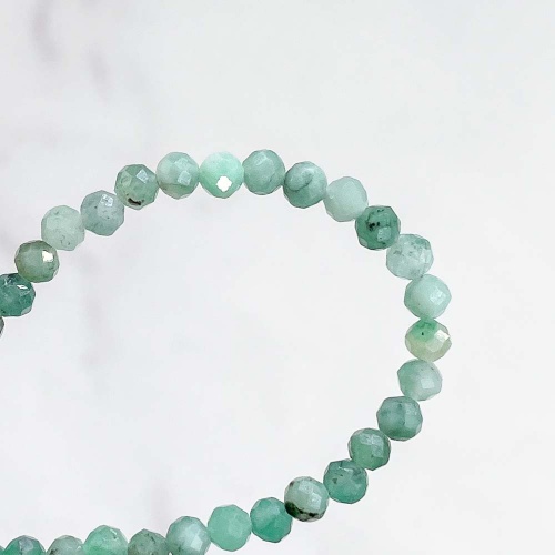 Браслет из берилла зеленого (огранка)