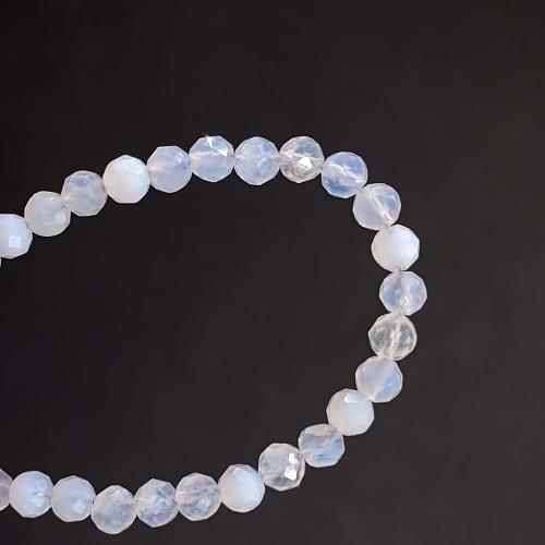 Браслет из агата голубого "сапфирин" (огранка)