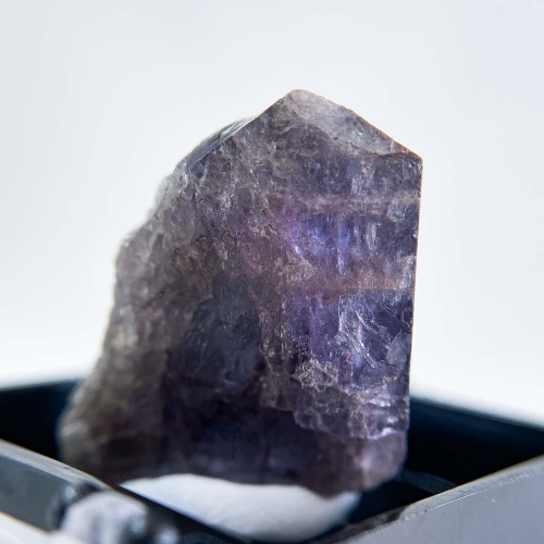 Танзанит в боксе