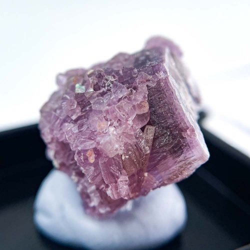 Лепидолит в боксе