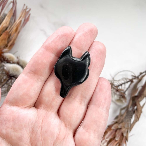 Фигурка головы волка из обсидиана