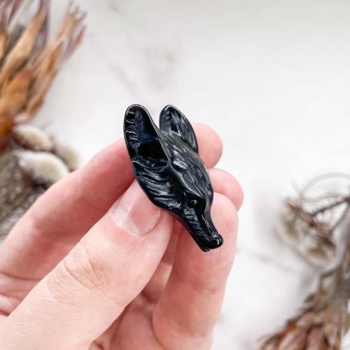 Фигурка головы волка из обсидиана