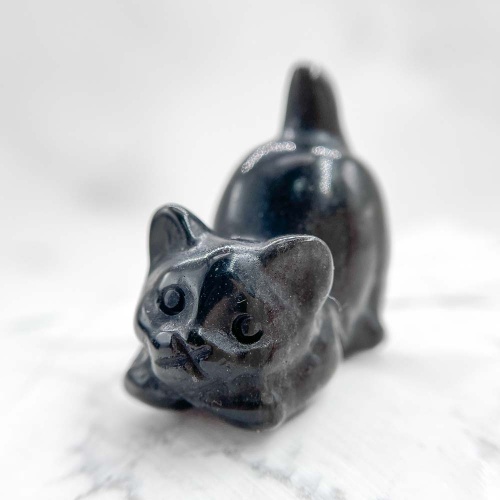Фигурка кота из обсидиана серебристого