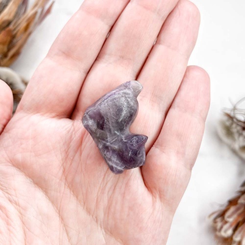 Фигурка кота из аметиста шевронного