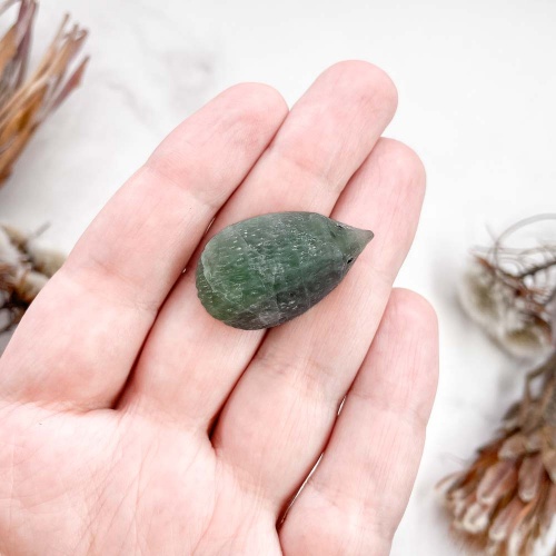 Фигурка ежа из флюорита