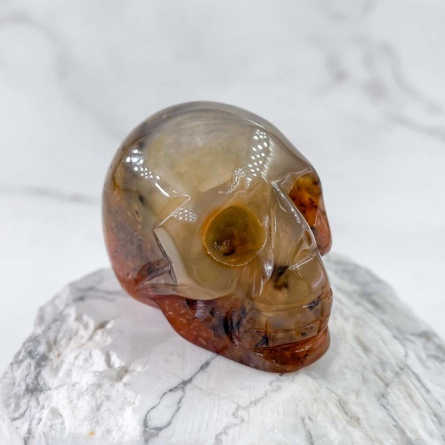 Череп из сердолика