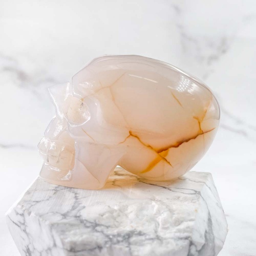 Череп из халцедона