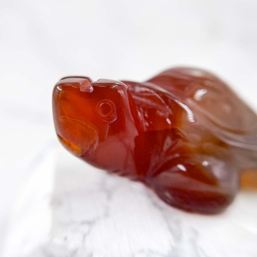 Черепаха из сердолика