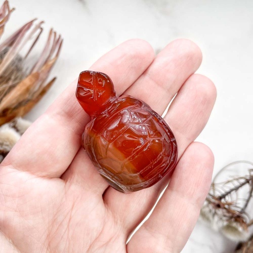 Черепаха из сердолика