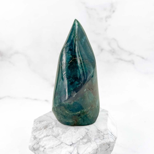 Обелиск "Пламя" из агата мохового