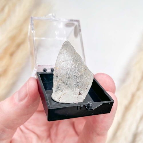 Топаз в боксе