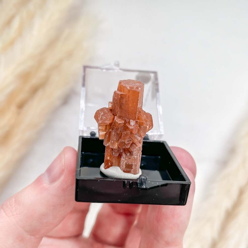 Арагонит в боксе