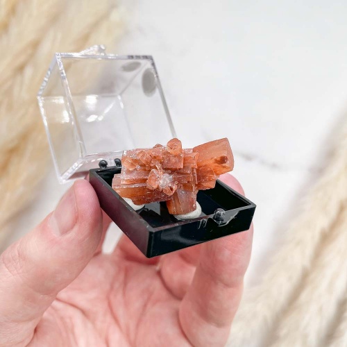 Арагонит в боксе