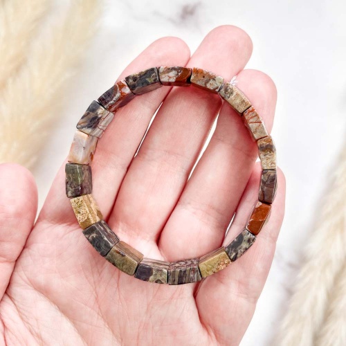 Браслет из риолита