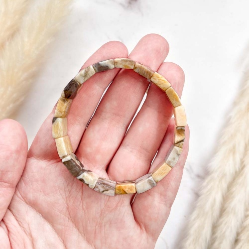 Браслет из пегматита