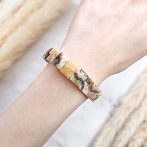 Браслет из пегматита