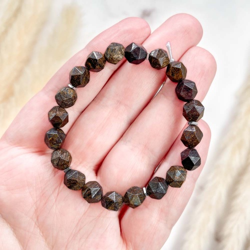 Браслет из бронзита