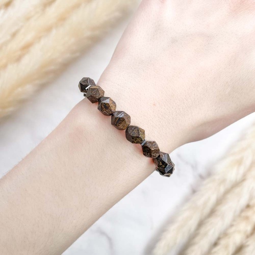 Браслет из бронзита