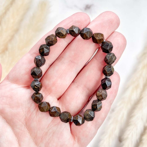 Браслет из бронзита