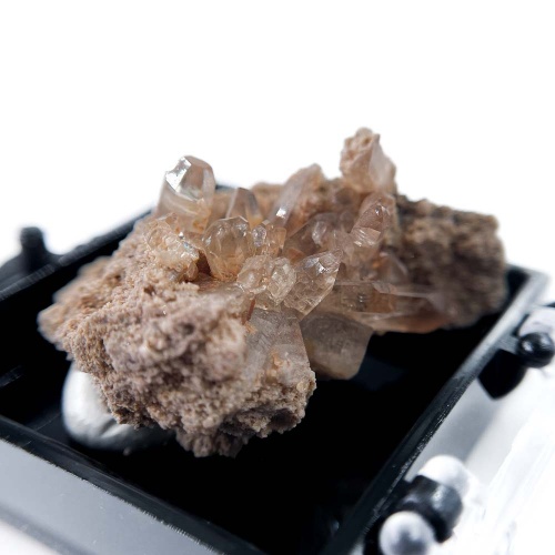 Топаз на риолите в боксе