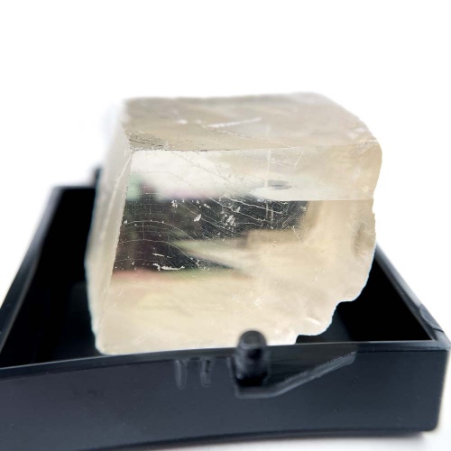 Исландский шпат (кальцит) в боксе