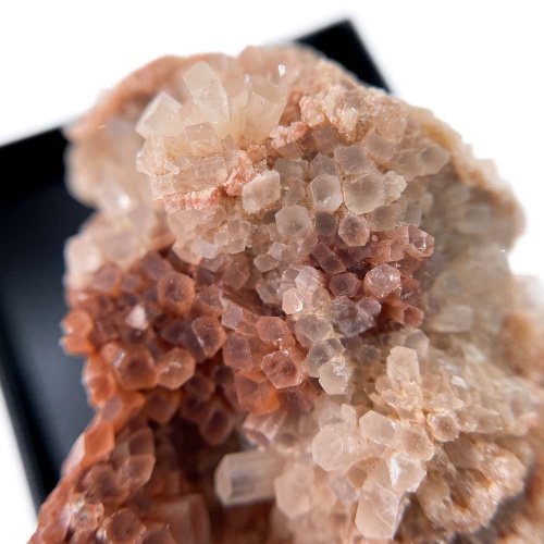 Арагонит в боксе