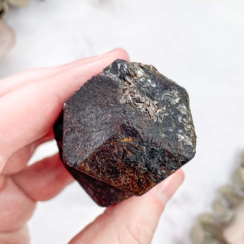 Гранат (Альмандин)