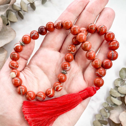 Четки из яшмы красной 33 бусины