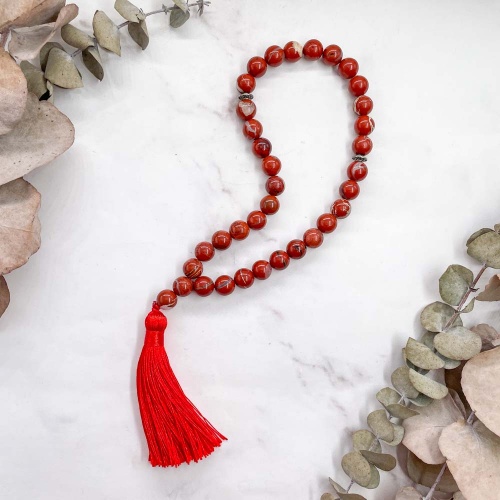 Четки из яшмы красной 33 бусины