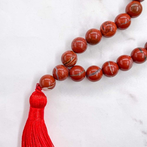 Четки из яшмы красной 33 бусины