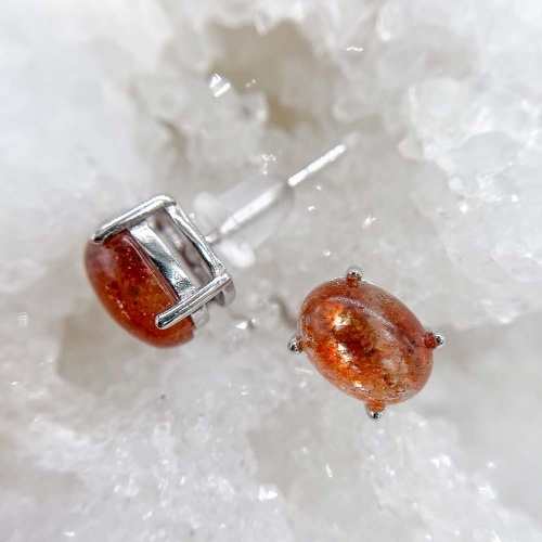 Пусеты из солнечного камня