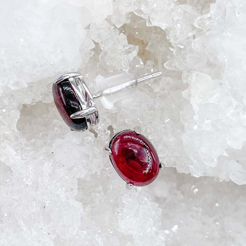 Пусеты из граната (альмандина)