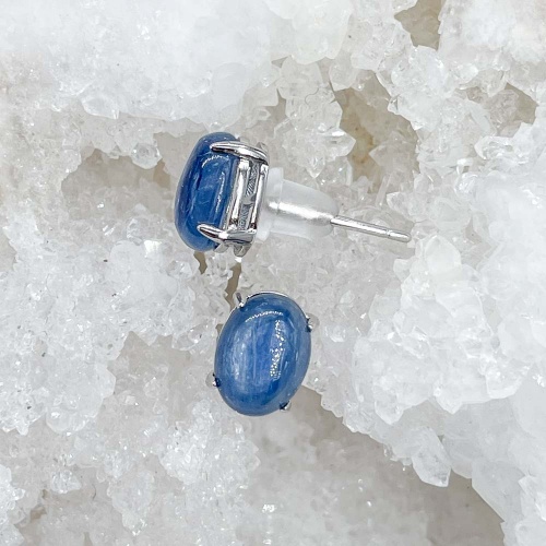 Пусеты из кианита