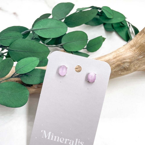 Пусеты из кунцита