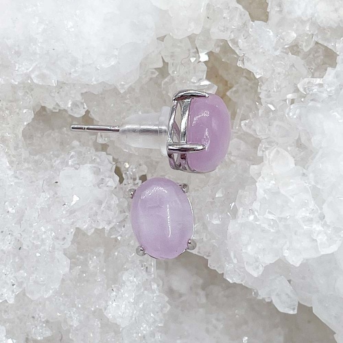 Пусеты из кунцита