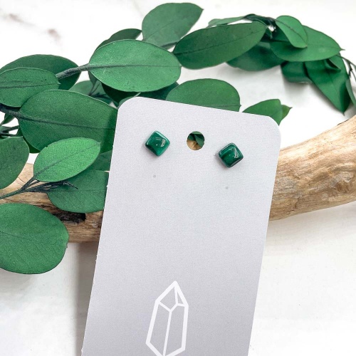 Пусеты из малахита