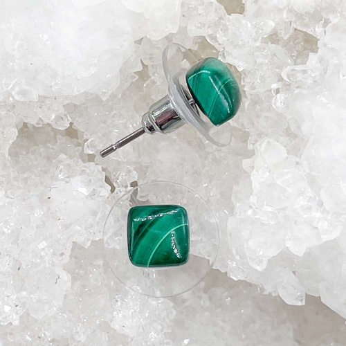 Пусеты из малахита