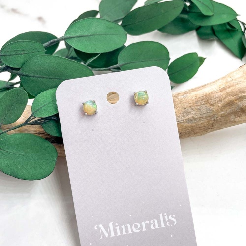 Пусеты из опала благородного