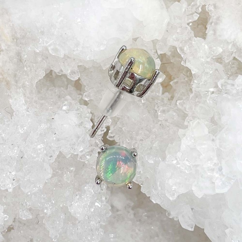 Пусеты из опала благородного