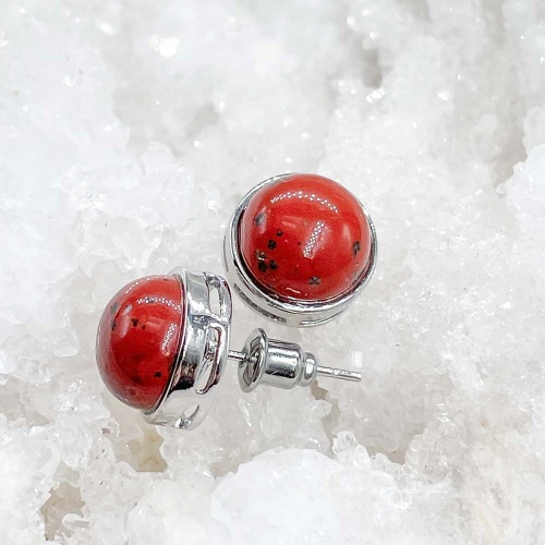 Пусеты из яшмы красной