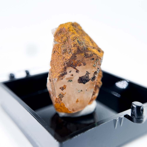 Топаз в боксе