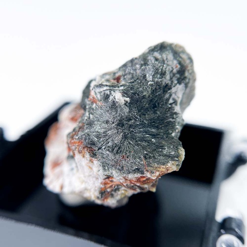 Энигматит в боксе