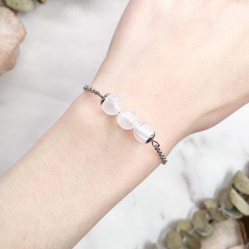 Браслет из селенита с фурнитурой