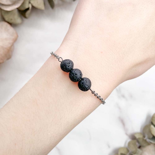 Браслет из лавы с фурнитурой